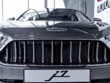 Купить Jac J7, I Темно-серый 1.5 CVT (136 л.с.) от 1594000 ₽. в Самаре