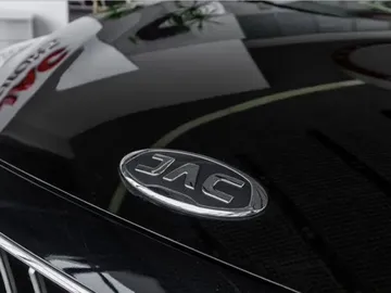 Купить Jac J7, I Черный 1.5 CVT (136 л.с.) от 1519000 ₽. в Самаре