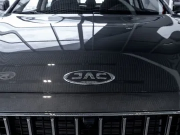 Купить Jac J7, I Темно-серый 1.5 CVT (136 л.с.) от 1519000 ₽. в Самаре