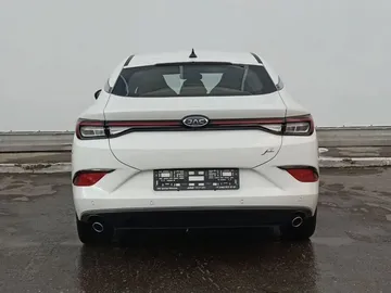 Купить Jac J7, I Белый 1.5 CVT (136 л.с.) от 1519000 ₽. в Самаре