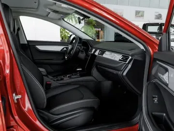 Купить JAC J7, I Красный 1.5 CVT (136 л.с.) от 1519000 ₽. в Самаре