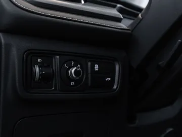 Купить Jac JS6 Черный 1.5 AMT (174 л.с.) от 2064000 ₽. в Самаре